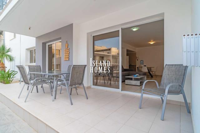 2 Bedroom, 1 bathroom, ground floor apartment with TITLE DEEDS on a popular gated complex in a convenient location in Kapparis - VAR124