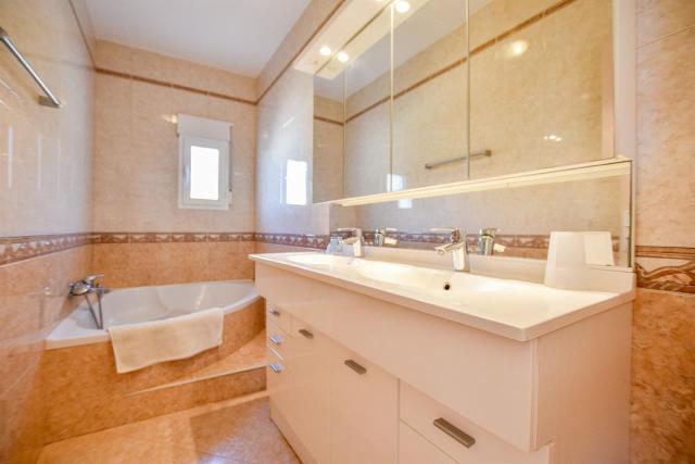 6 bedroom villa in EL CALON