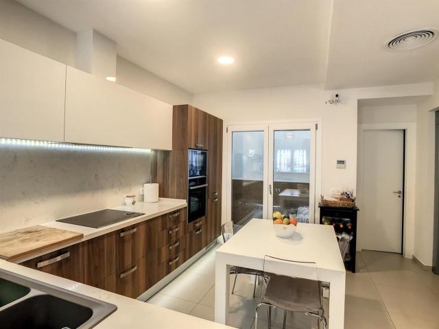 4 bedroom casa adosada in ESTEPONA