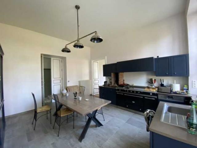 4 bedroom Chateaux in Condom