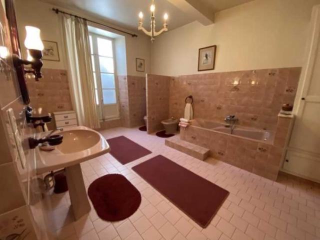 4 bedroom House in Condom