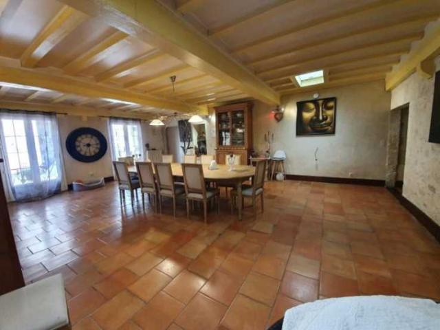 9 bedroom Country House in Auch