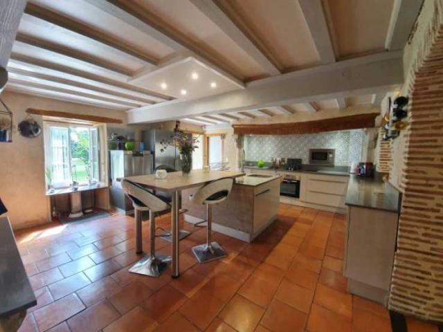 9 bedroom Country House in Auch