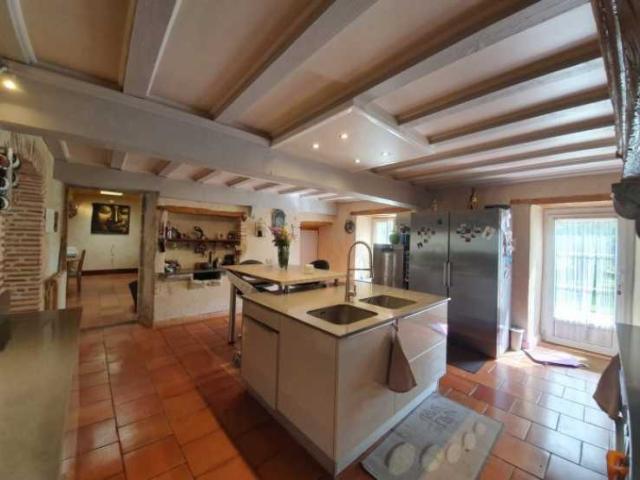 9 bedroom Country House in Auch