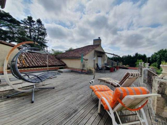 9 bedroom Country House in Auch