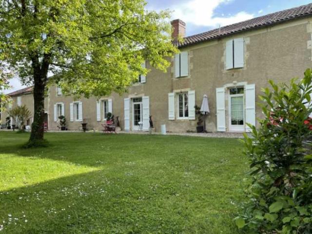 9 bedroom Country House in Auch
