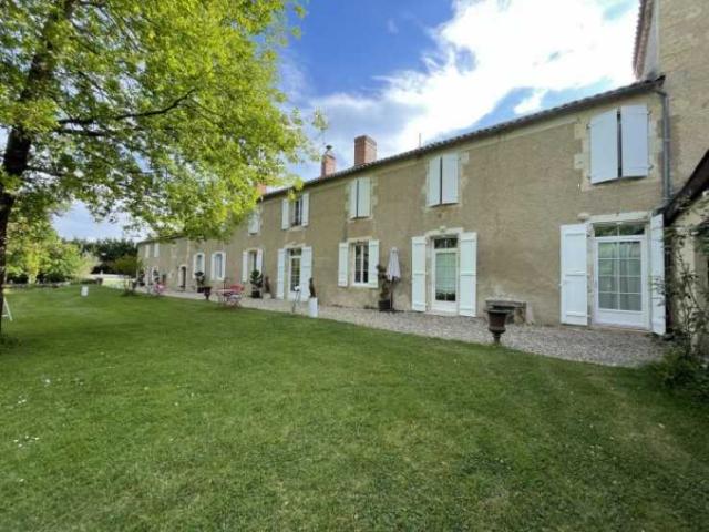 9 bedroom Country House in Auch