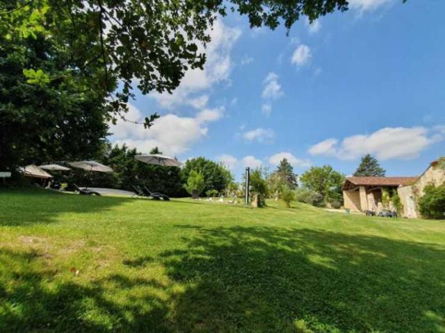 9 bedroom Country House in Auch