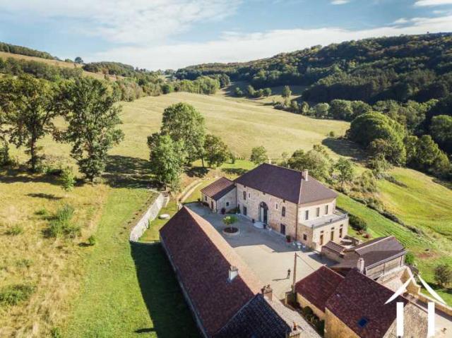 6 bedroom Country House in Beaune