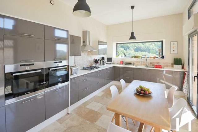 6 bedroom Country House in Beaune