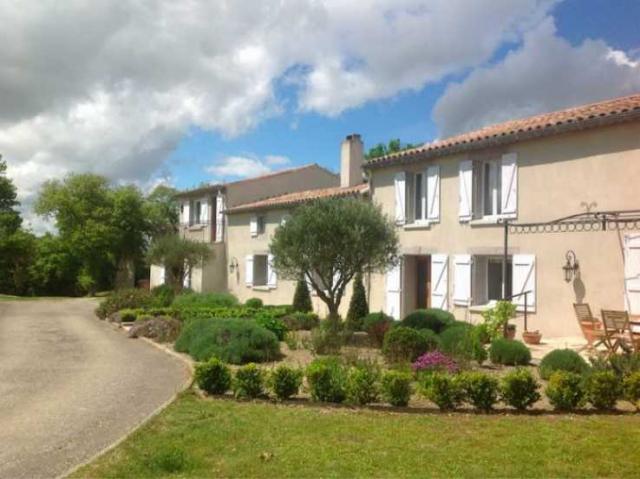 8 bedroom Farmhouse in Montréal