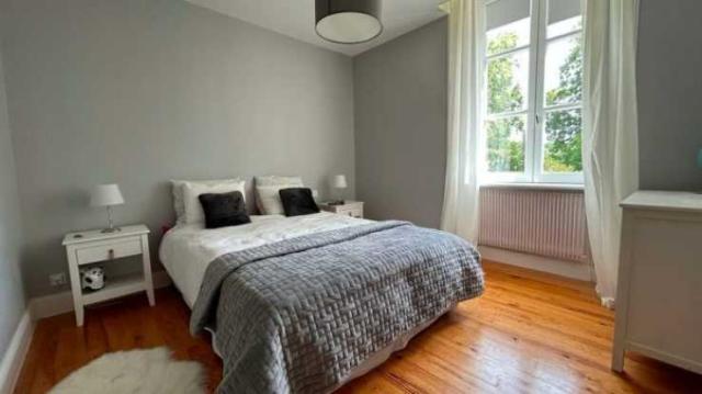 9 bedroom Country House in Montréal