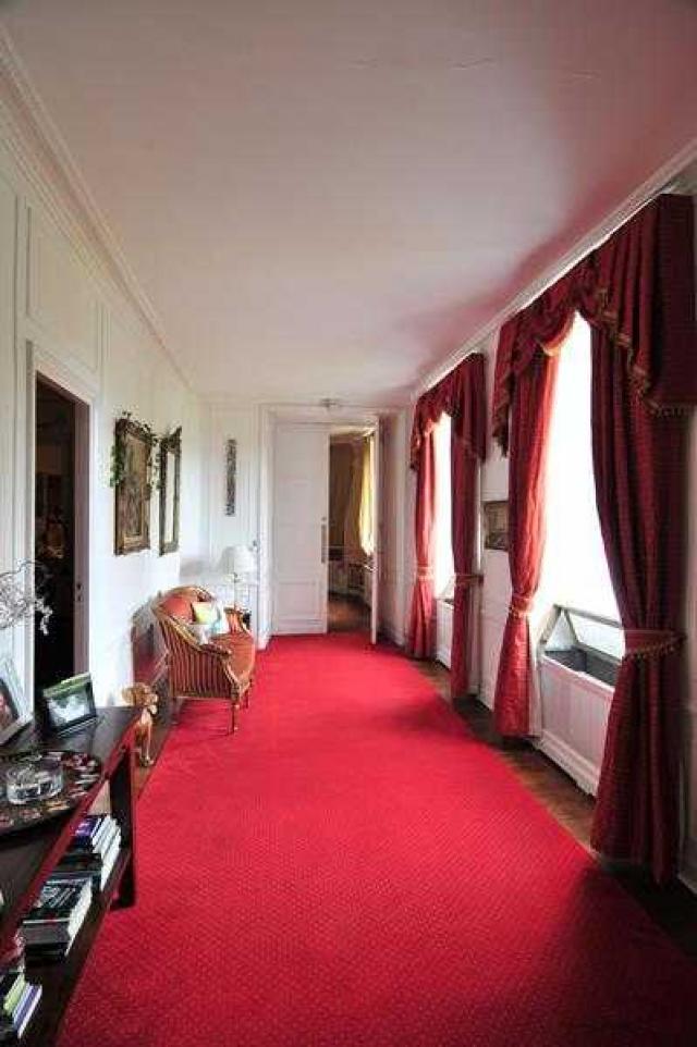 9 bedroom Chateaux in Caen