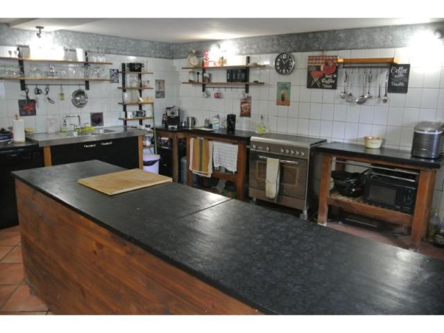 8 bedroom Property in Saint-Lo