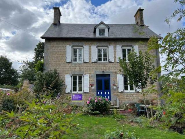 5 bedroom Country House in Saint-Pois