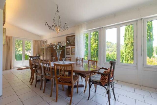 5 bedroom Country House in Correns