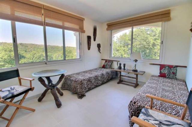 5 bedroom House in Callian