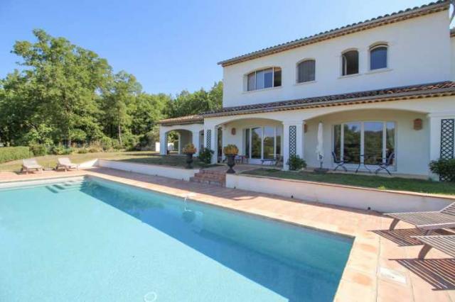 5 bedroom House in Callian