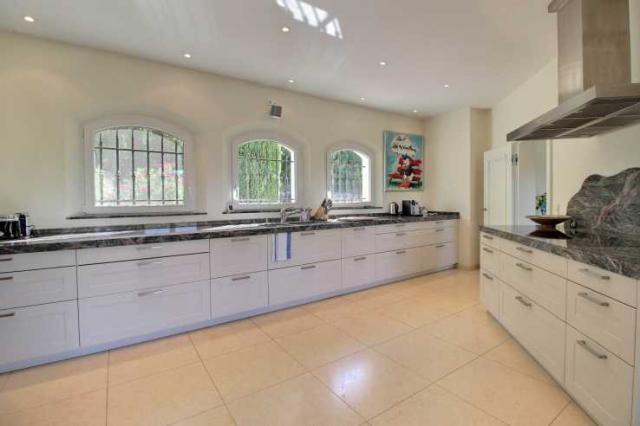 5 bedroom House in Callian