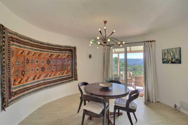 6 bedroom House in Montauroux