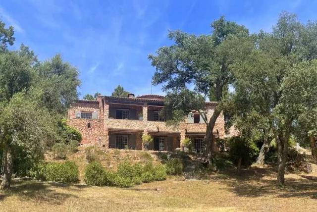 5 bedroom Country House in Saint-Paul-en-Forêt