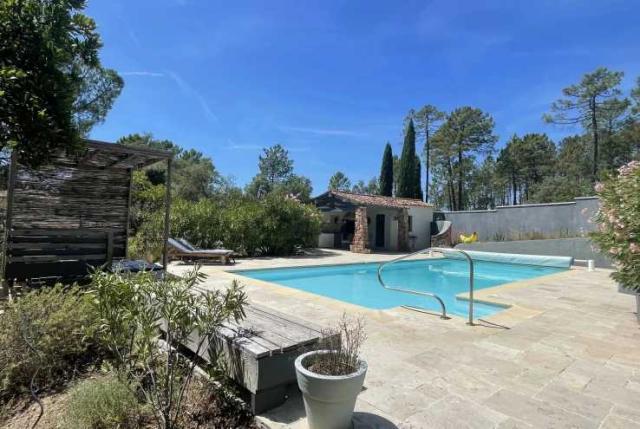 5 bedroom Country House in Saint-Paul-en-Forêt