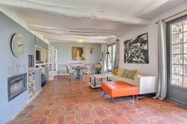 5 bedroom Country House in Saint-Paul-en-Forêt