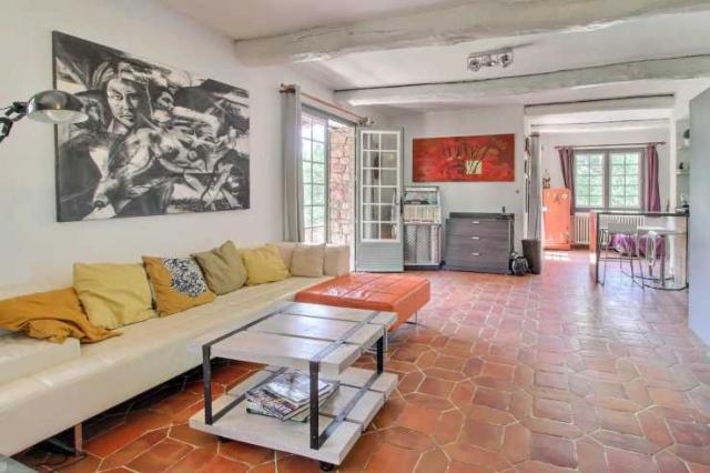 5 bedroom Country House in Saint-Paul-en-Forêt