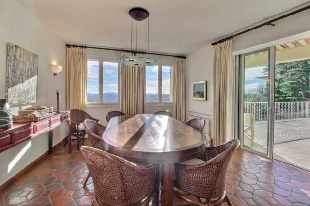 6 bedroom House in Tourrettes