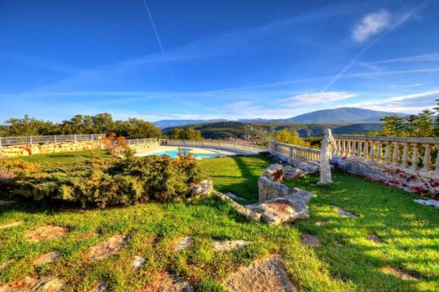 5 bedroom Country House in Bauduen
