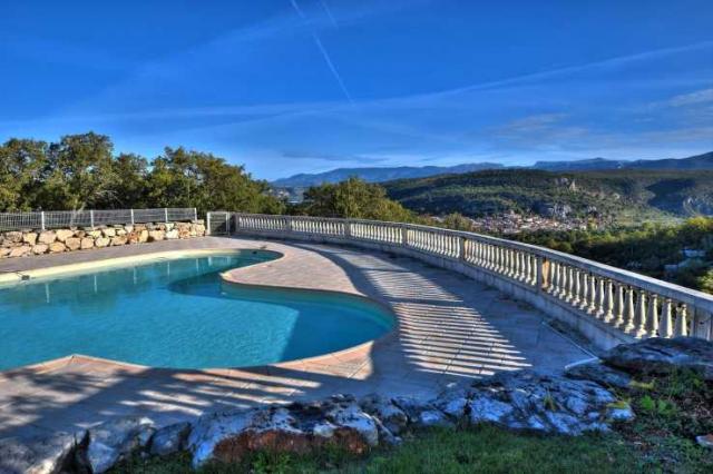 5 bedroom Country House in Bauduen