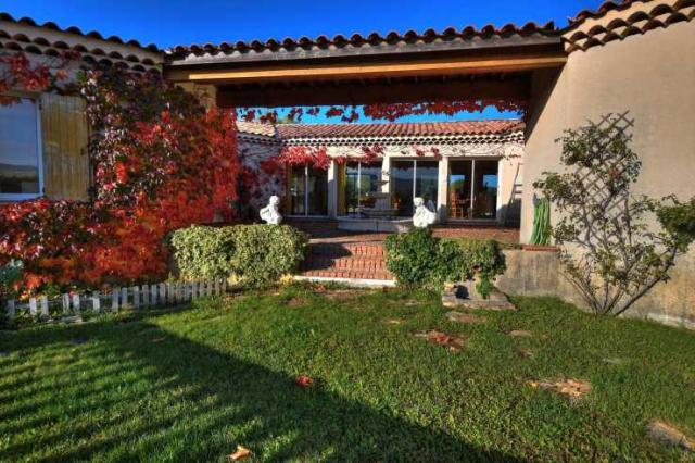 5 bedroom Country House in Bauduen