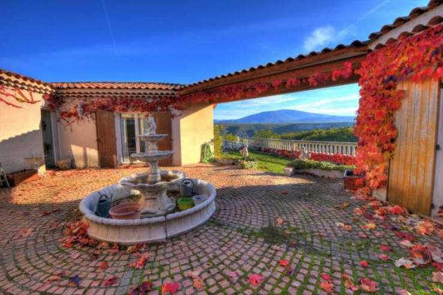 5 bedroom Country House in Bauduen