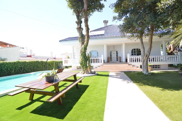 4 bedroom Detached Villa in Torrevieja