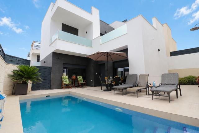 3 bedroom Detached Villa in Benijofar
