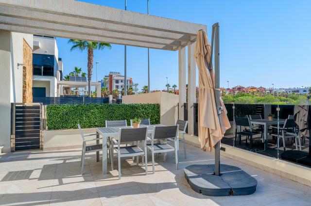4 bedroom Detached Villa in Cabo Roig