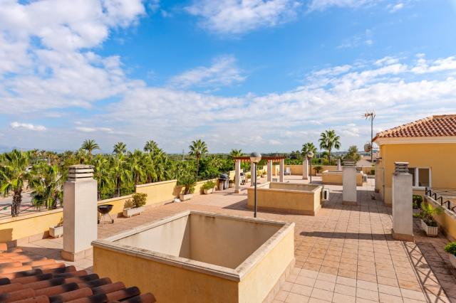 4 bedroom Apartment in Jacarilla