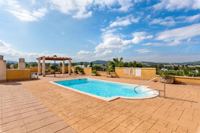 4 bedroom Apartment in Jacarilla