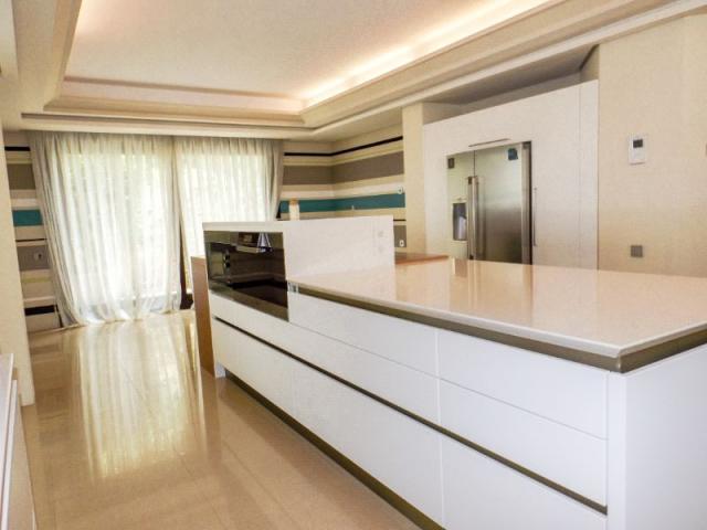 6 bedroom Villa in Marbella