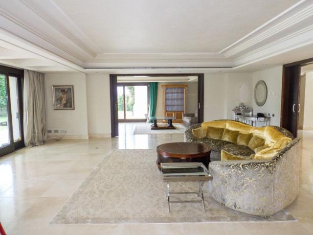 6 bedroom Villa in Marbella