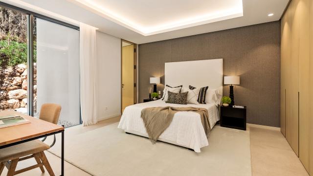 5 bedroom Villa in Estepona