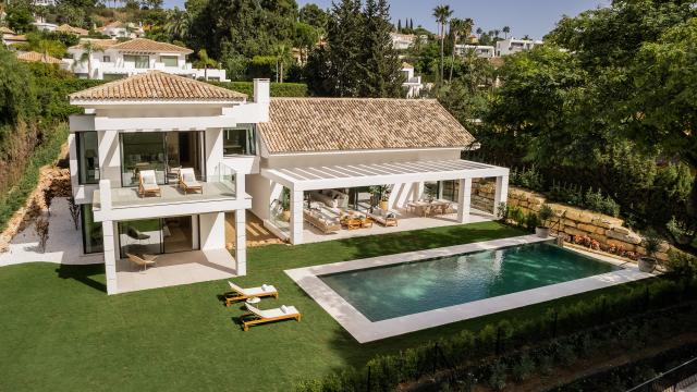 5 bedroom Villa in Estepona