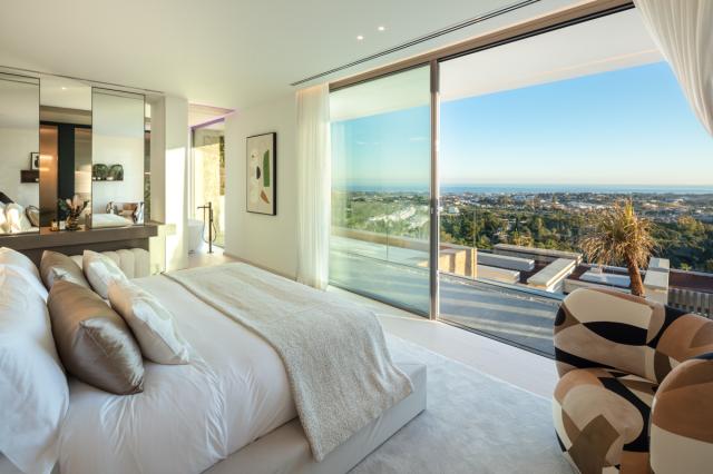 5 bedroom Villa in Marbella