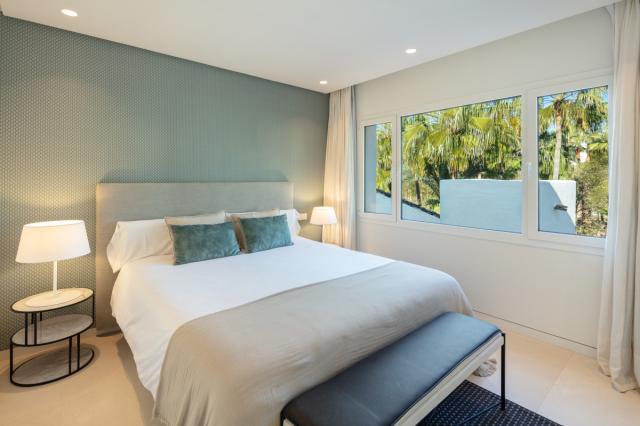 4 bedroom Apartment in Marbella