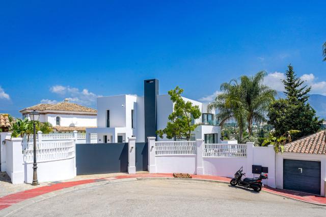5 bedroom Villa in Marbella