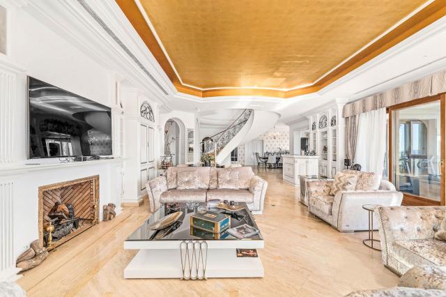 16 bedroom Villa in Marbella