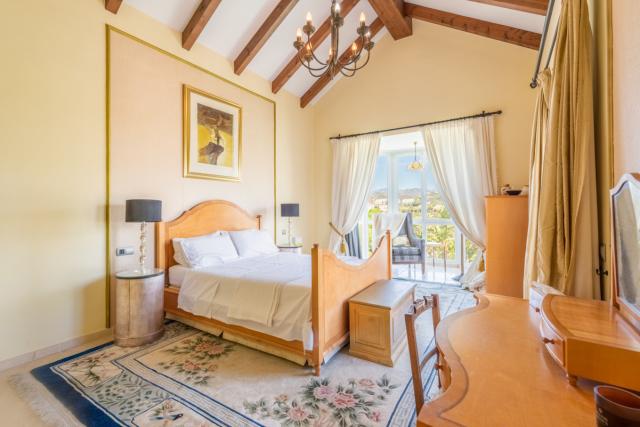 5 bedroom Villa in Marbella