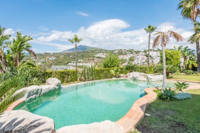 5 bedroom Villa in Marbella