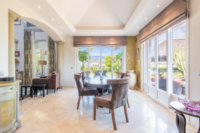 5 bedroom Villa in Marbella