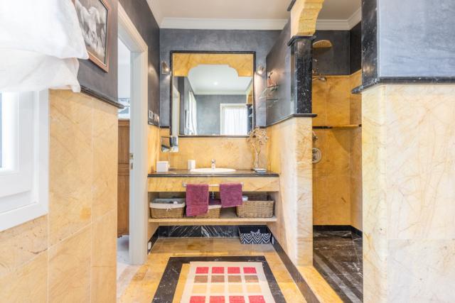 5 bedroom Villa in Benahavis